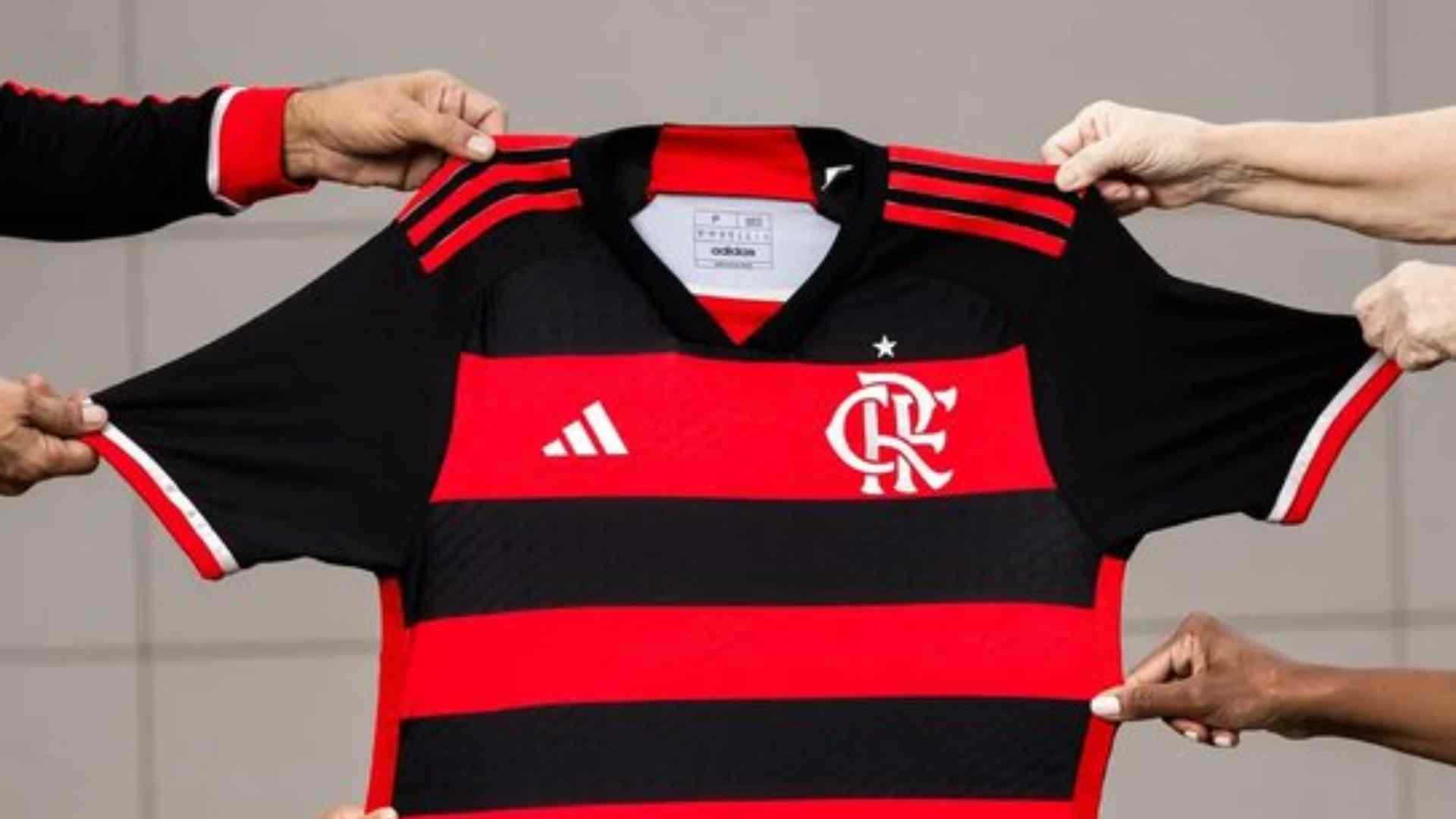 FLAMENGO LOTA LOJA EM ORLANDO NO PRIMEIRO DIA DO LANÇAMENTO DO NOVO MANTO